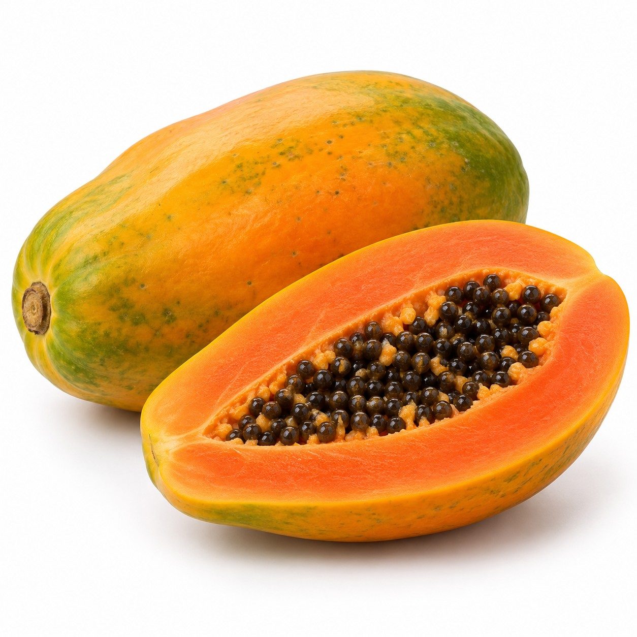 Papaya tropical fresca sobre fondo blanco